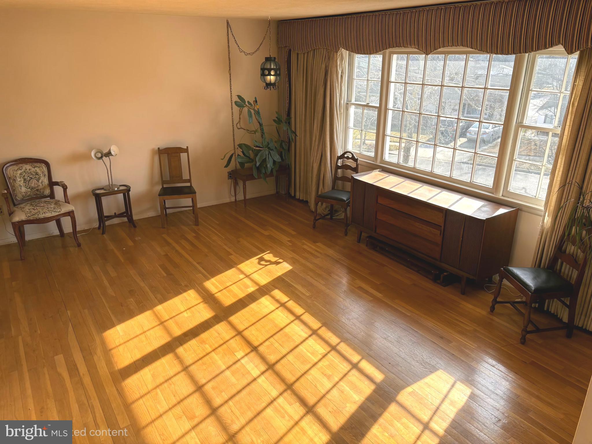 WHITFIELD GARDENS - Residential