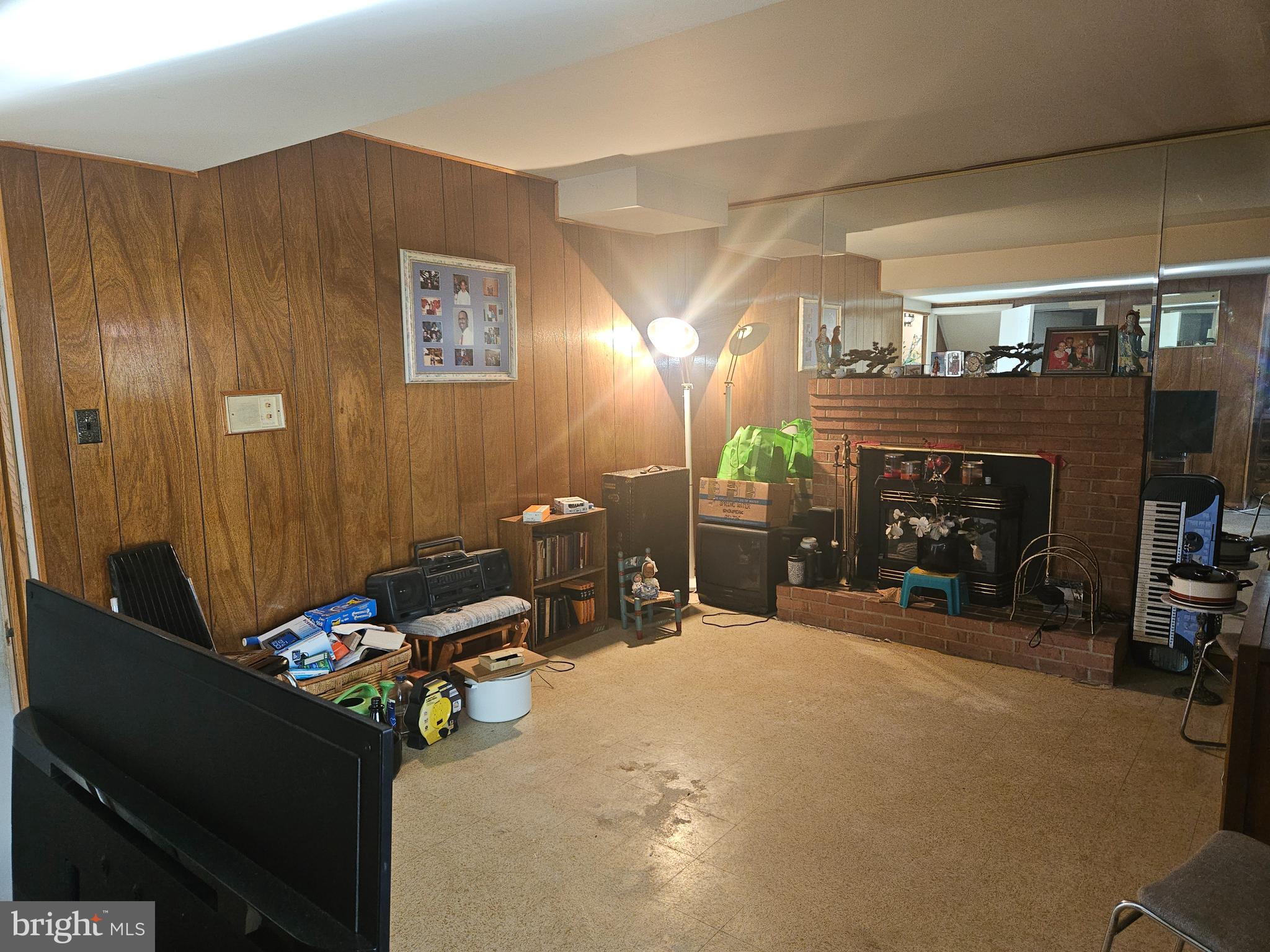 WHITFIELD GARDENS - Residential