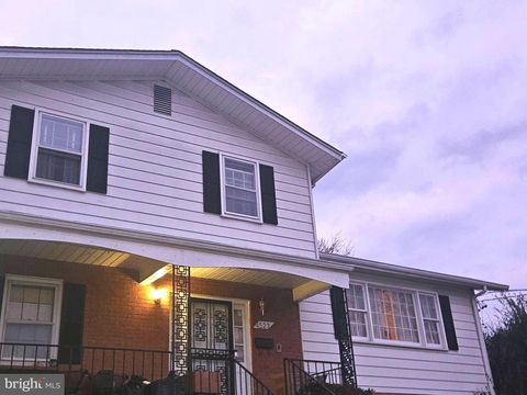 Homes For Sale - 4523 Kinmount Road<br/> LANHAM, MD 20706