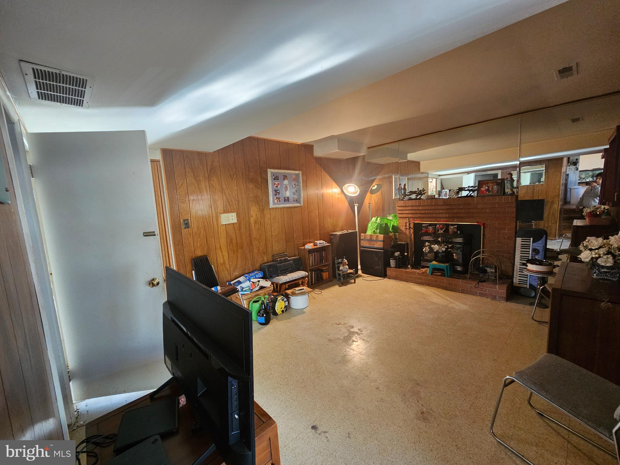 WHITFIELD GARDENS - Residential