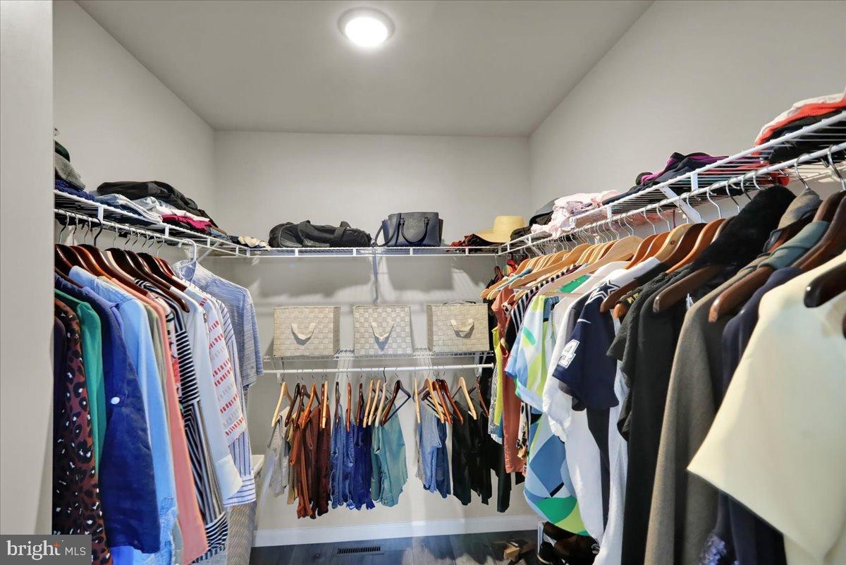 MCINTOSH FARMS - Residential