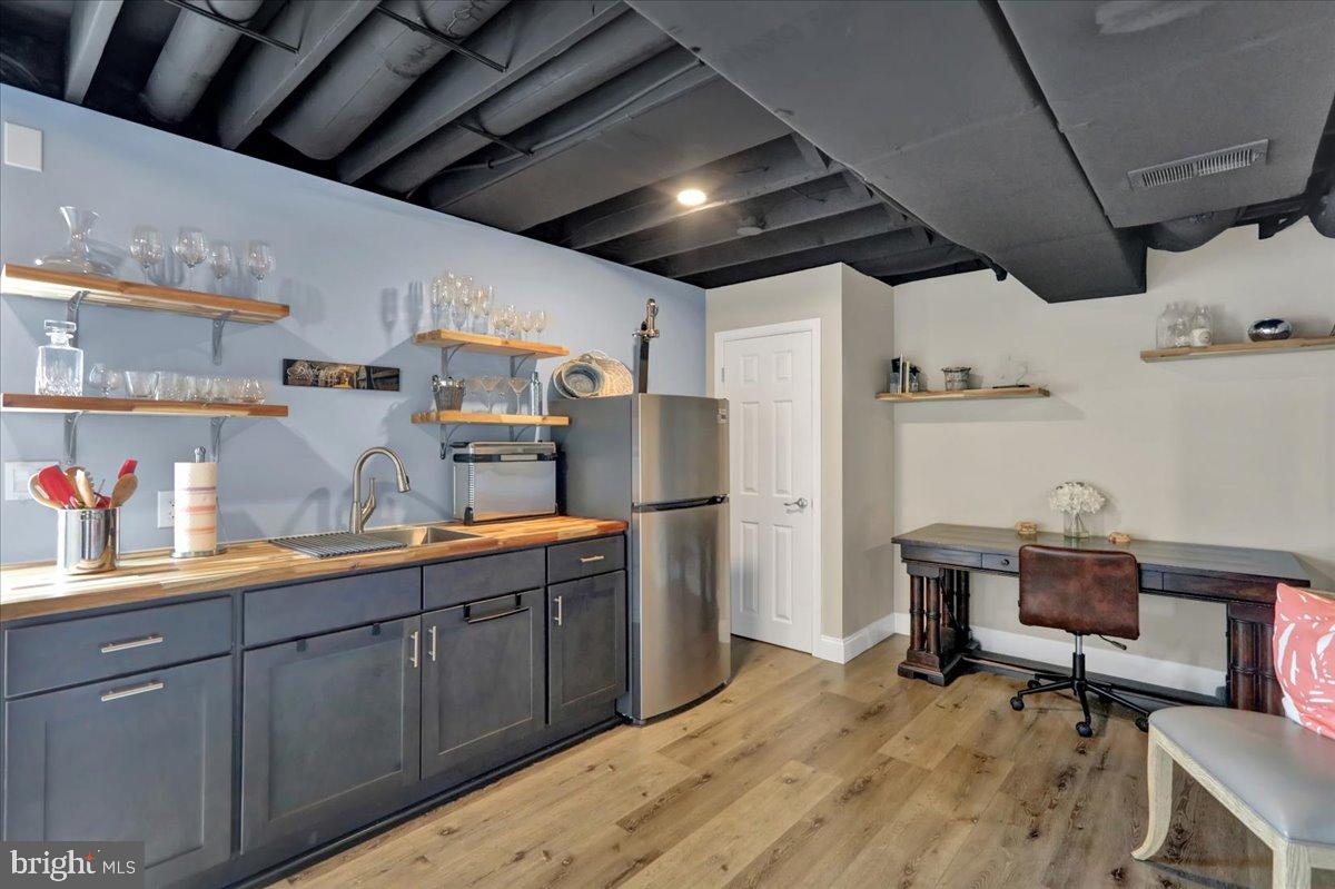 MCINTOSH FARMS - Residential