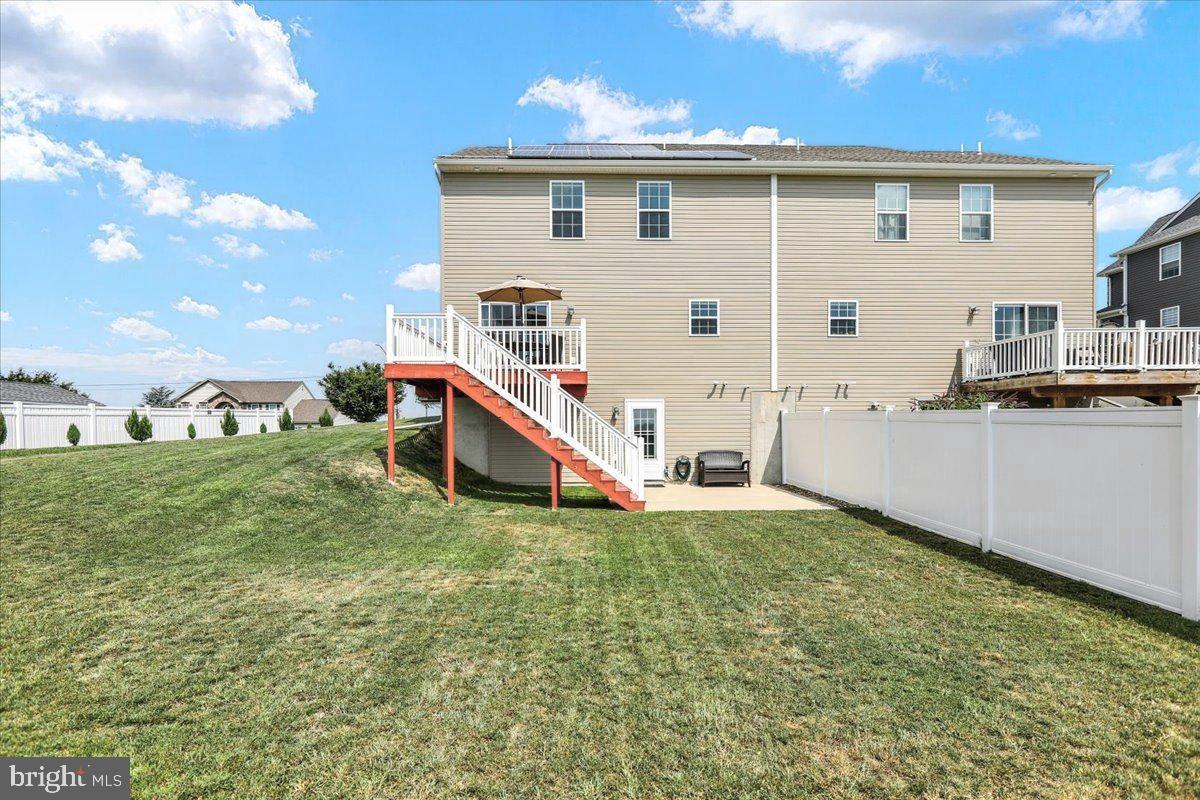 MCINTOSH FARMS - Residential