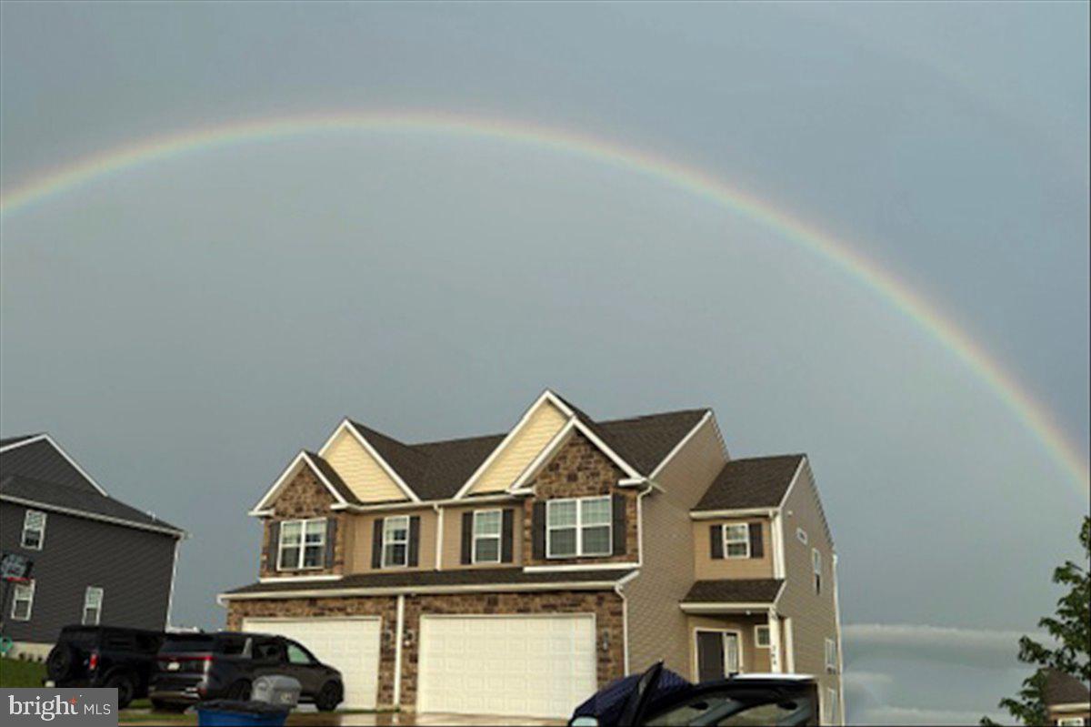 MCINTOSH FARMS - Residential