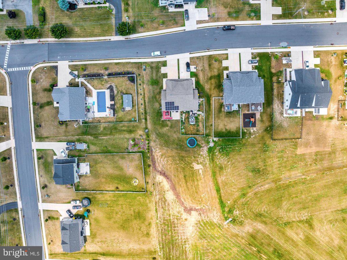 MCINTOSH FARMS - Residential