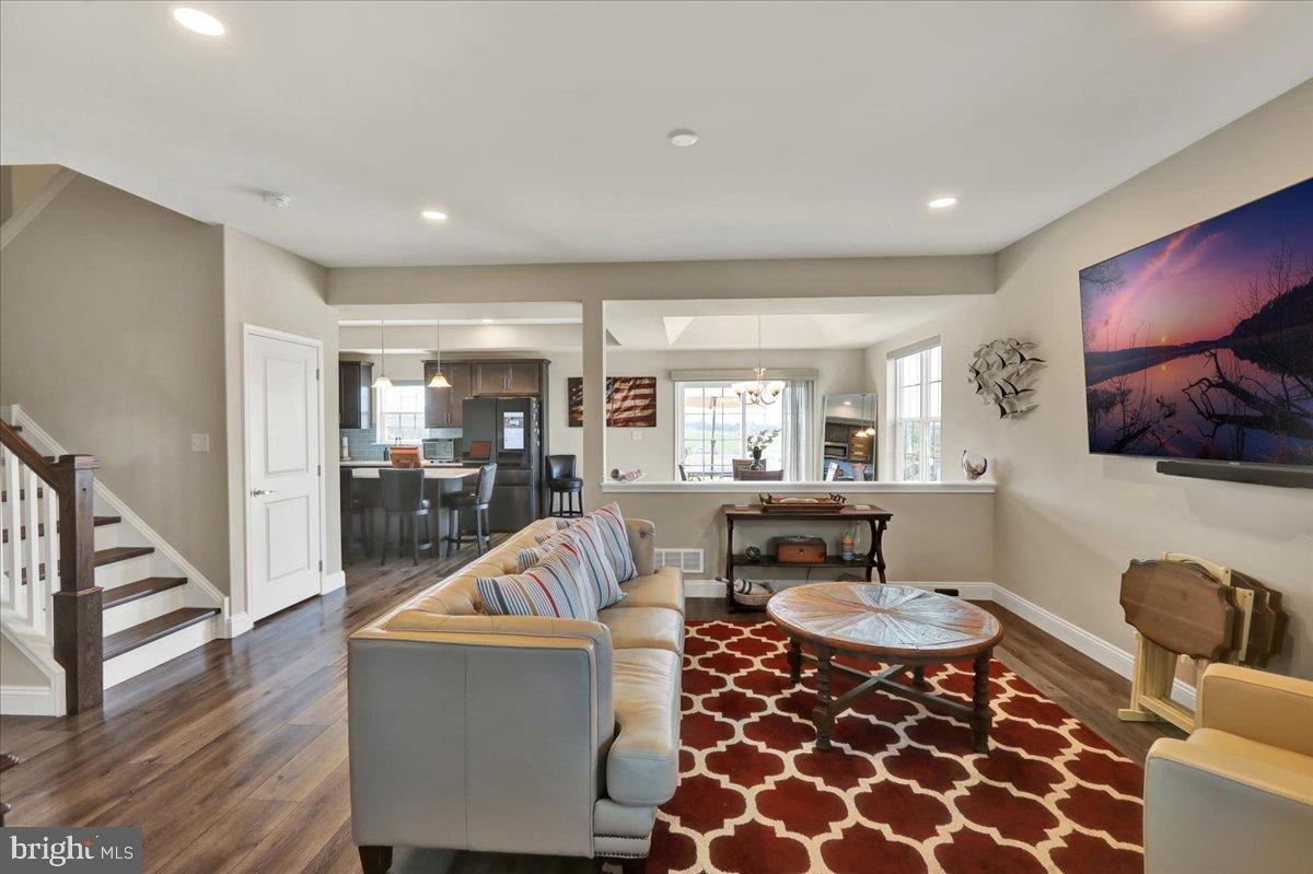 MCINTOSH FARMS - Residential