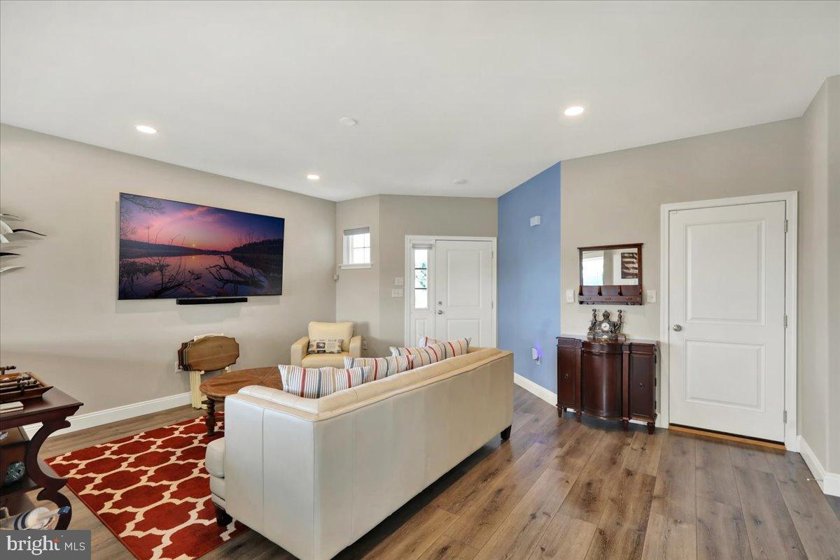 MCINTOSH FARMS - Residential