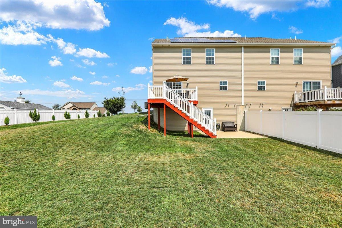 MCINTOSH FARMS - Residential