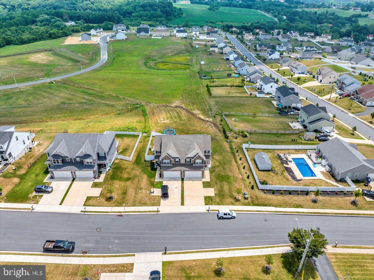 MCINTOSH FARMS - Residential