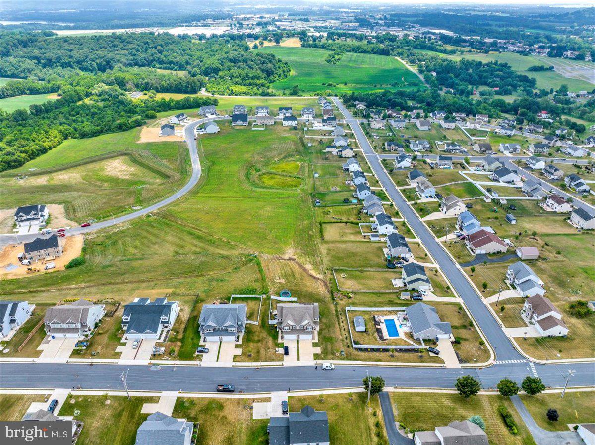 MCINTOSH FARMS - Residential