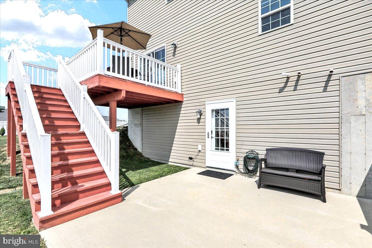 MCINTOSH FARMS - Residential