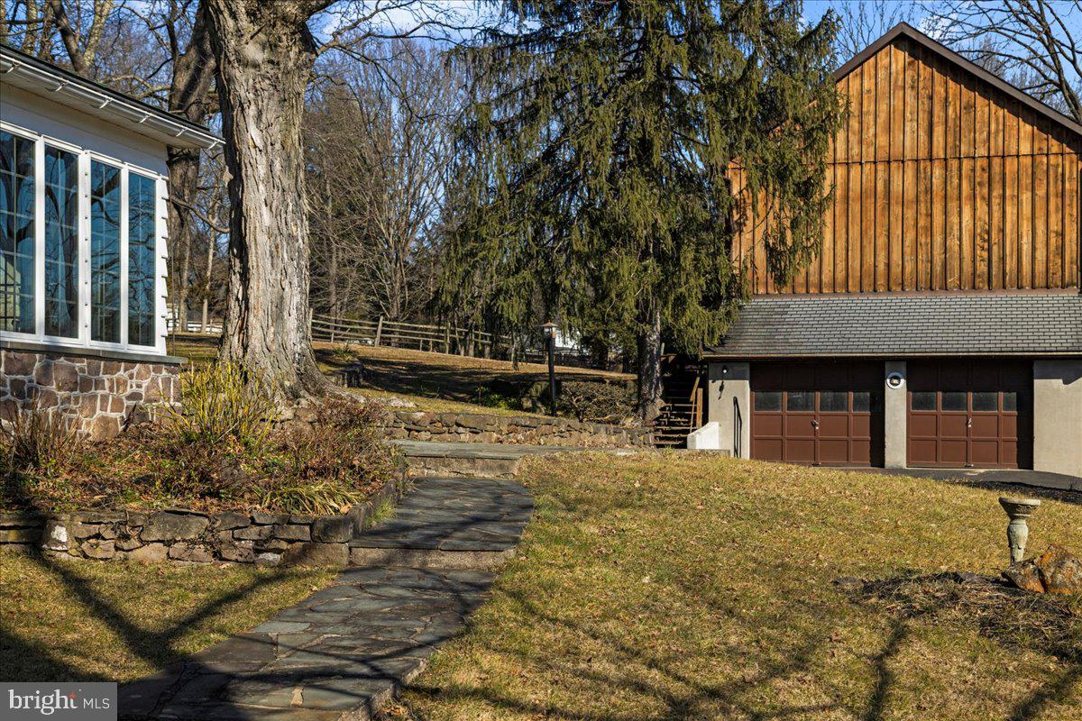 PEBBLE HILL - Residential