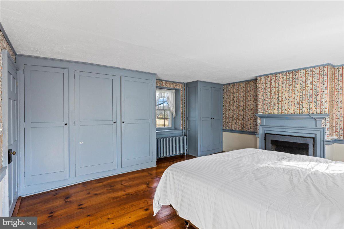 PEBBLE HILL - Residential