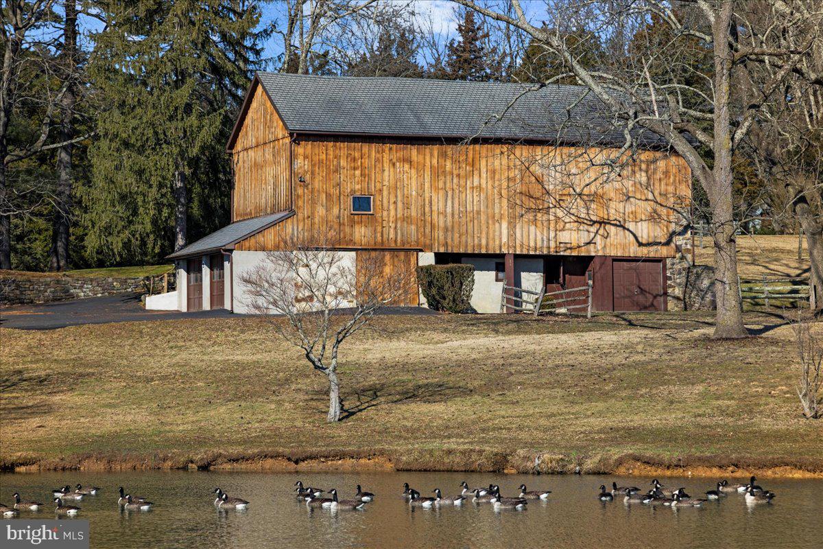 PEBBLE HILL - Residential