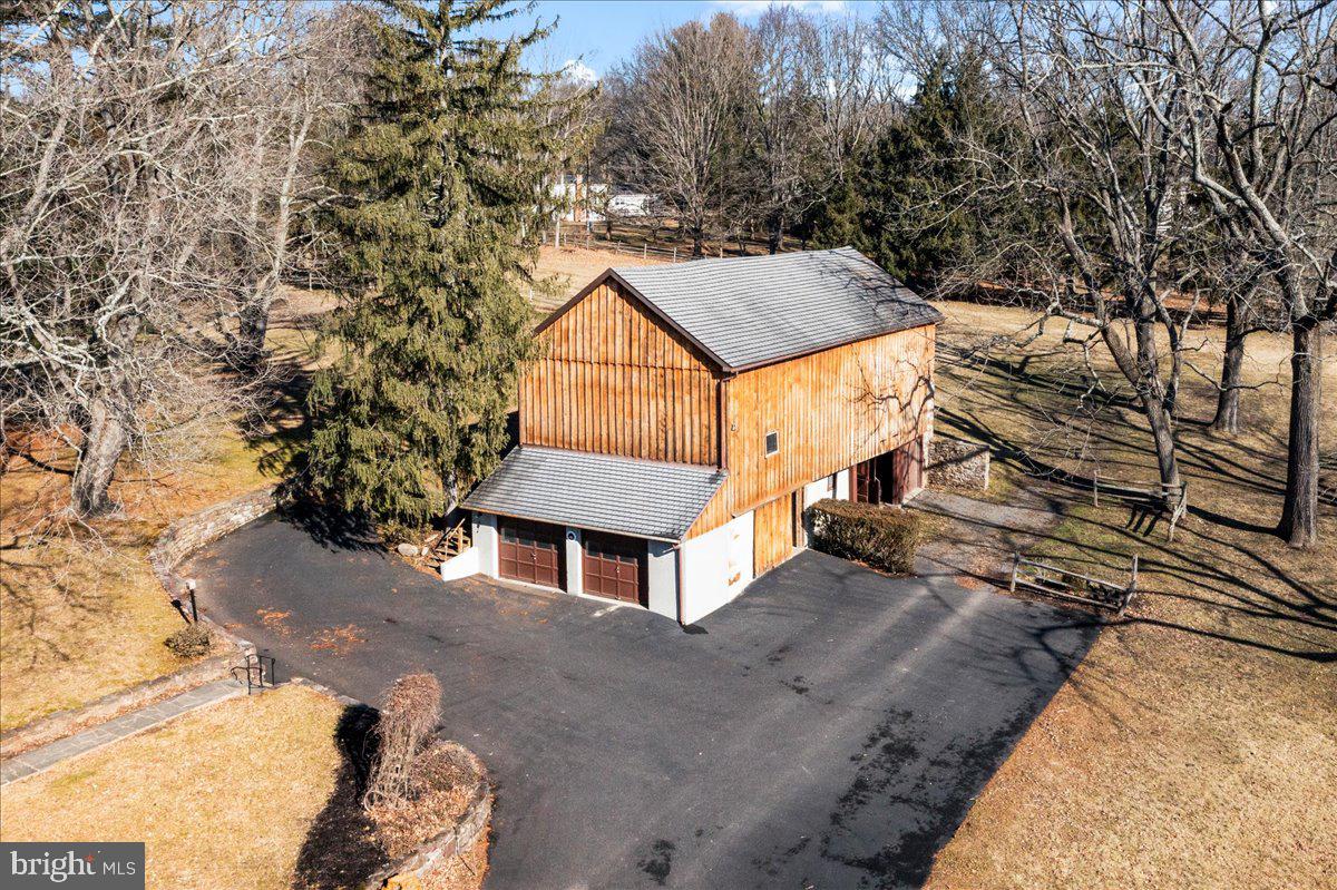 PEBBLE HILL - Residential