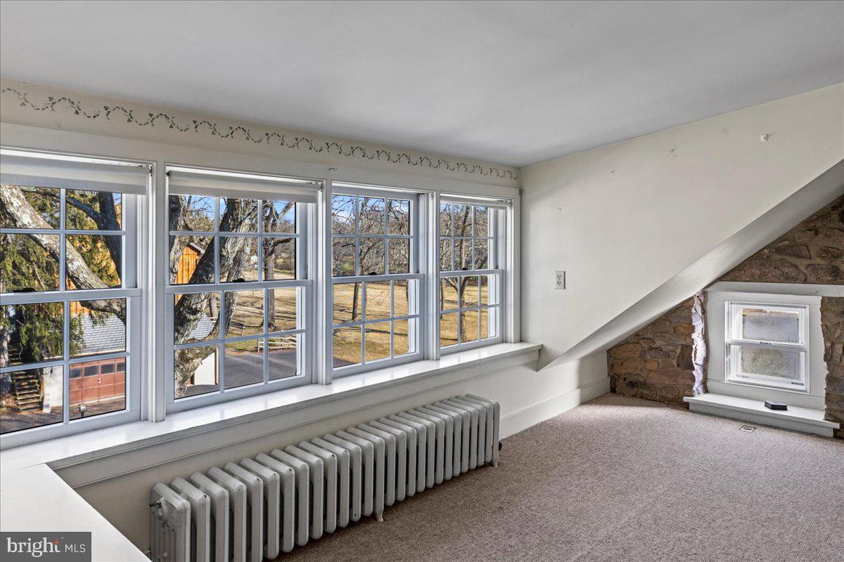 PEBBLE HILL - Residential