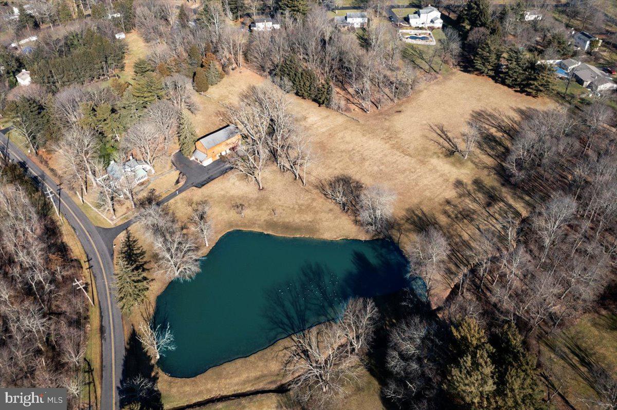 PEBBLE HILL - Residential