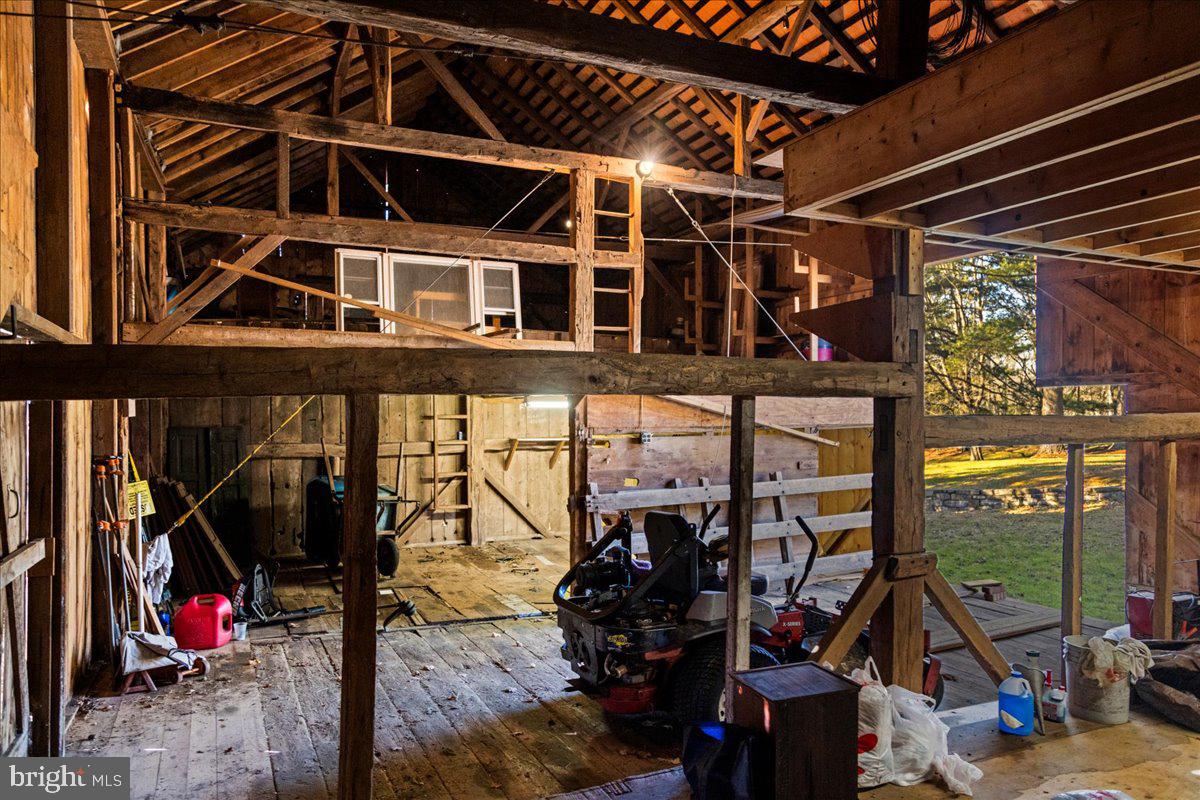 PEBBLE HILL - Residential