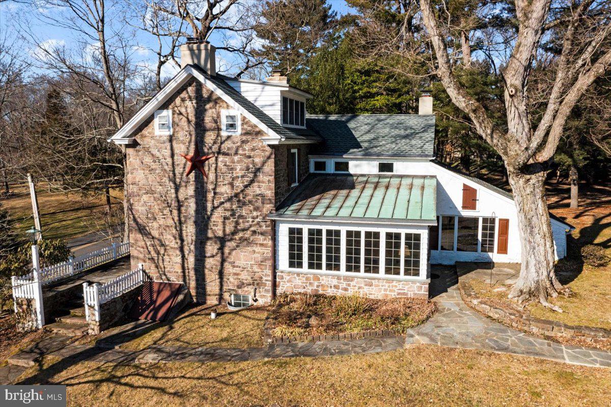 PEBBLE HILL - Residential