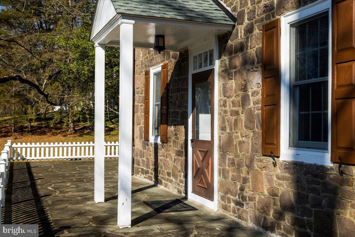 PEBBLE HILL - Residential