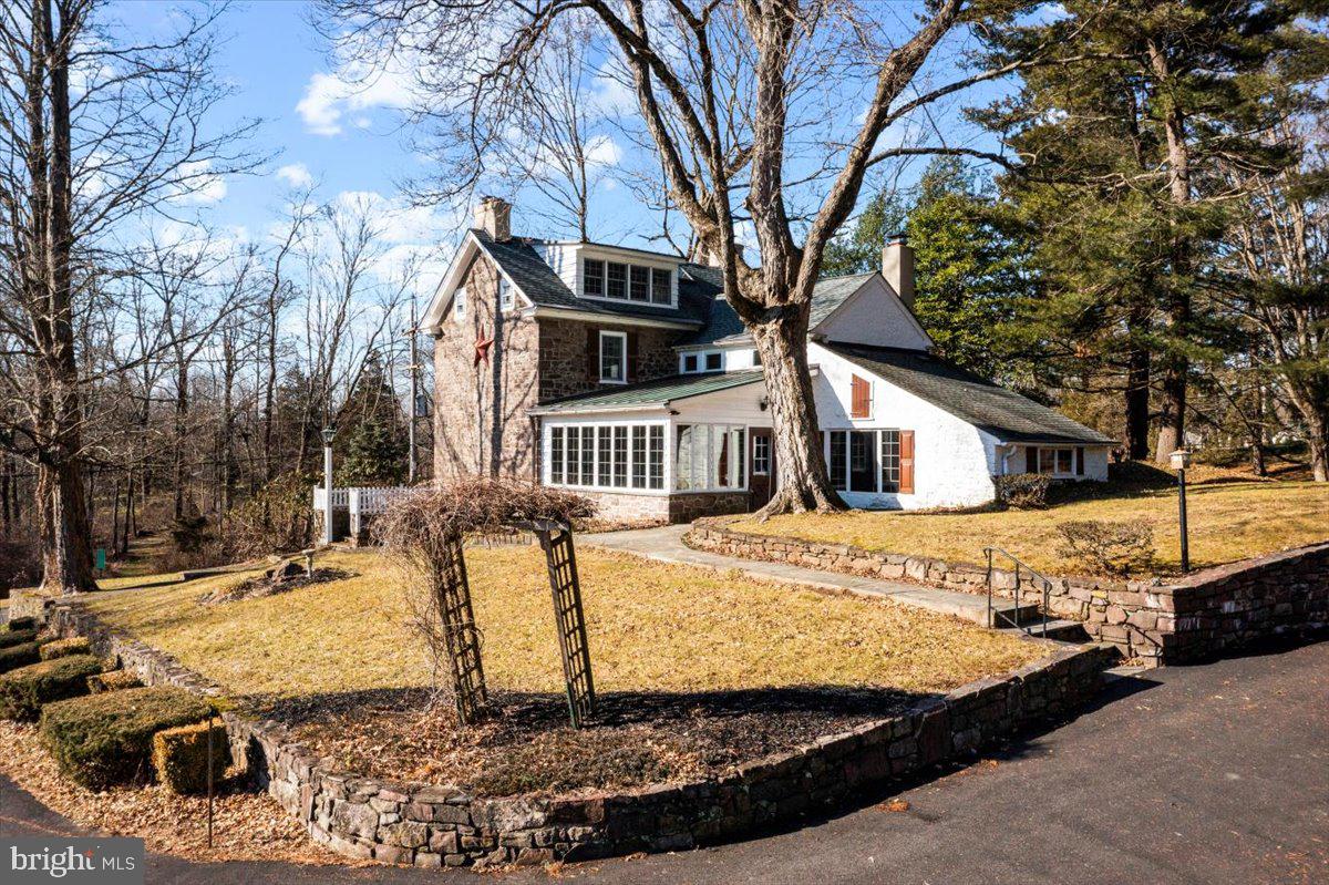 PEBBLE HILL - Residential