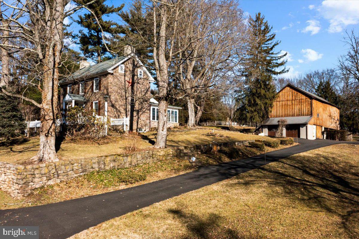 PEBBLE HILL - Residential