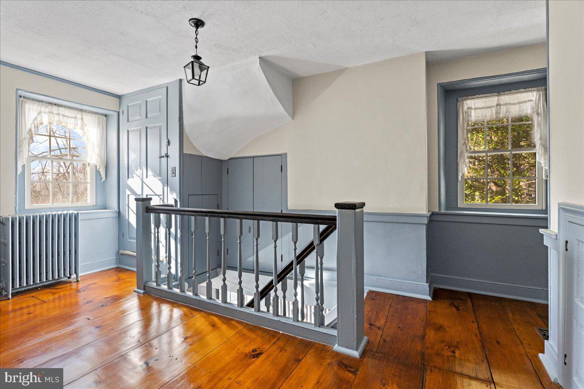 PEBBLE HILL - Residential