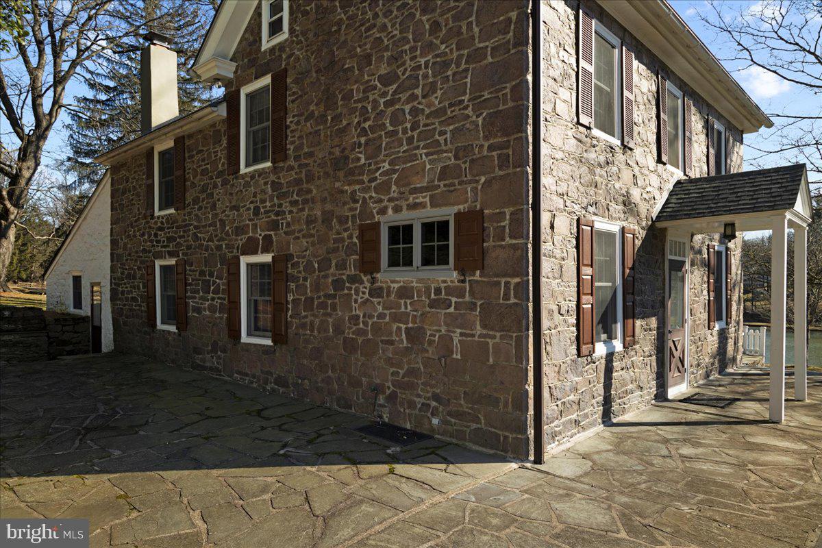 PEBBLE HILL - Residential