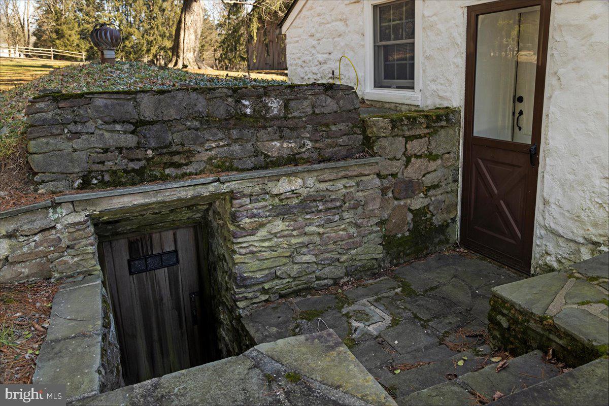 PEBBLE HILL - Residential