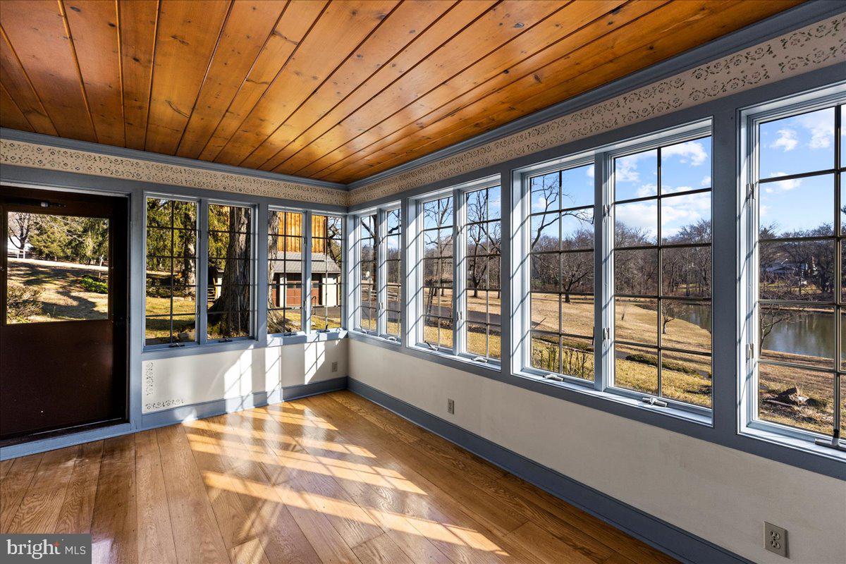 PEBBLE HILL - Residential