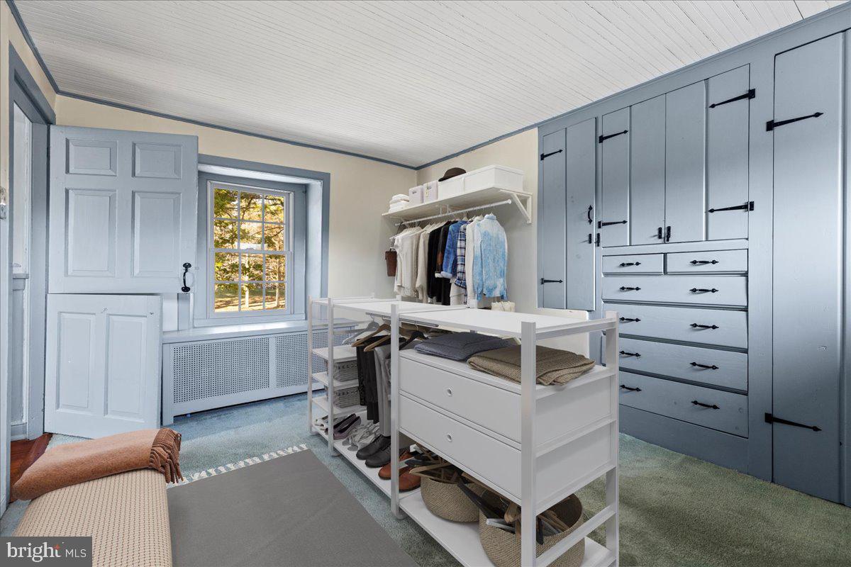 PEBBLE HILL - Residential