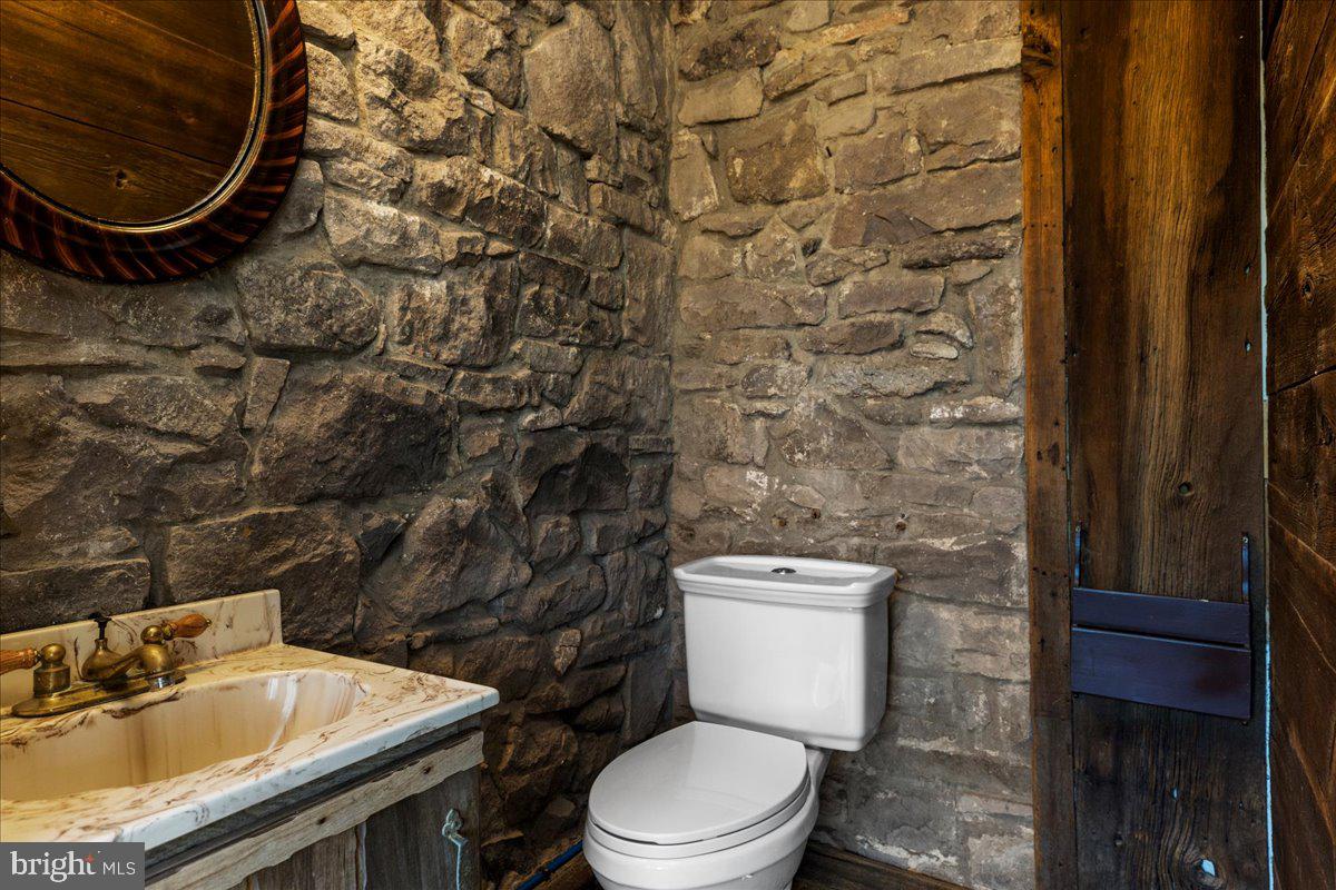 PEBBLE HILL - Residential