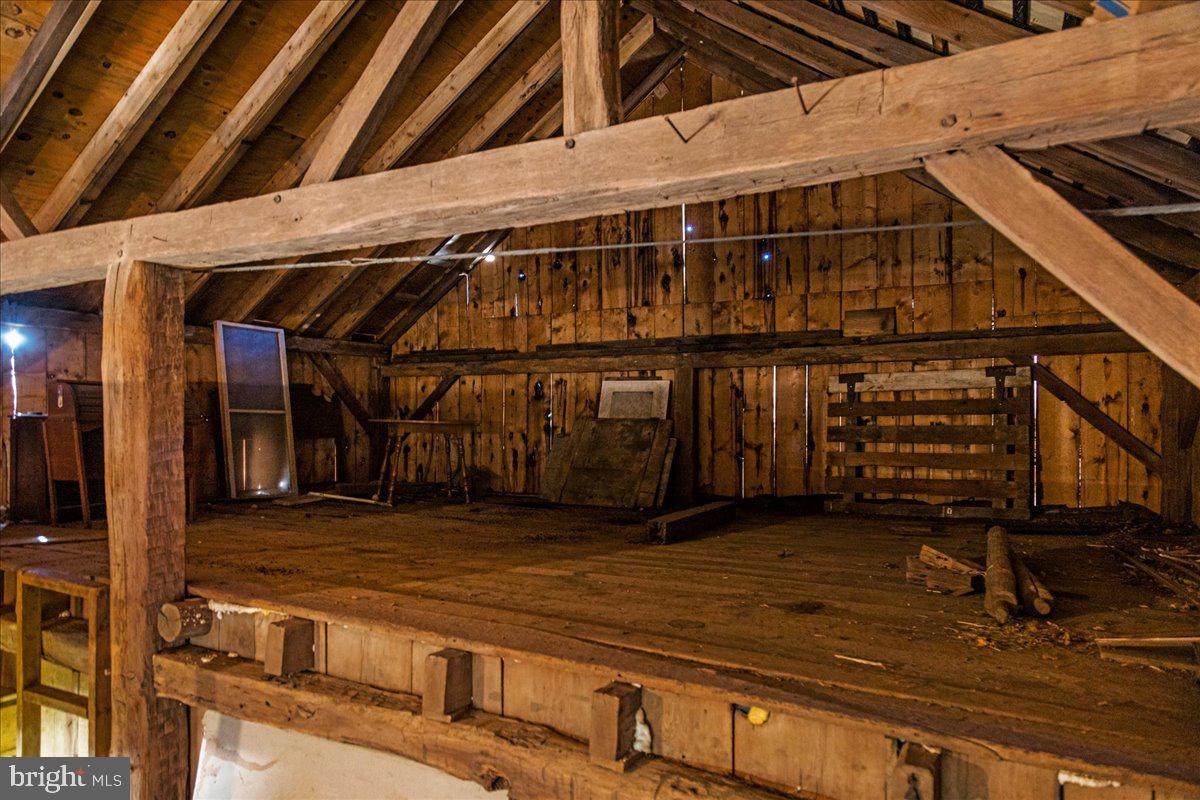 PEBBLE HILL - Residential