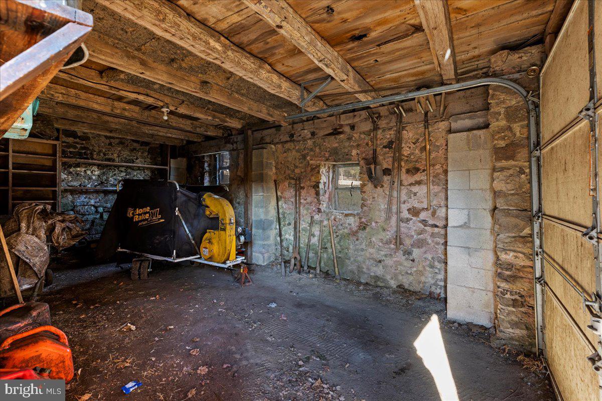 PEBBLE HILL - Residential