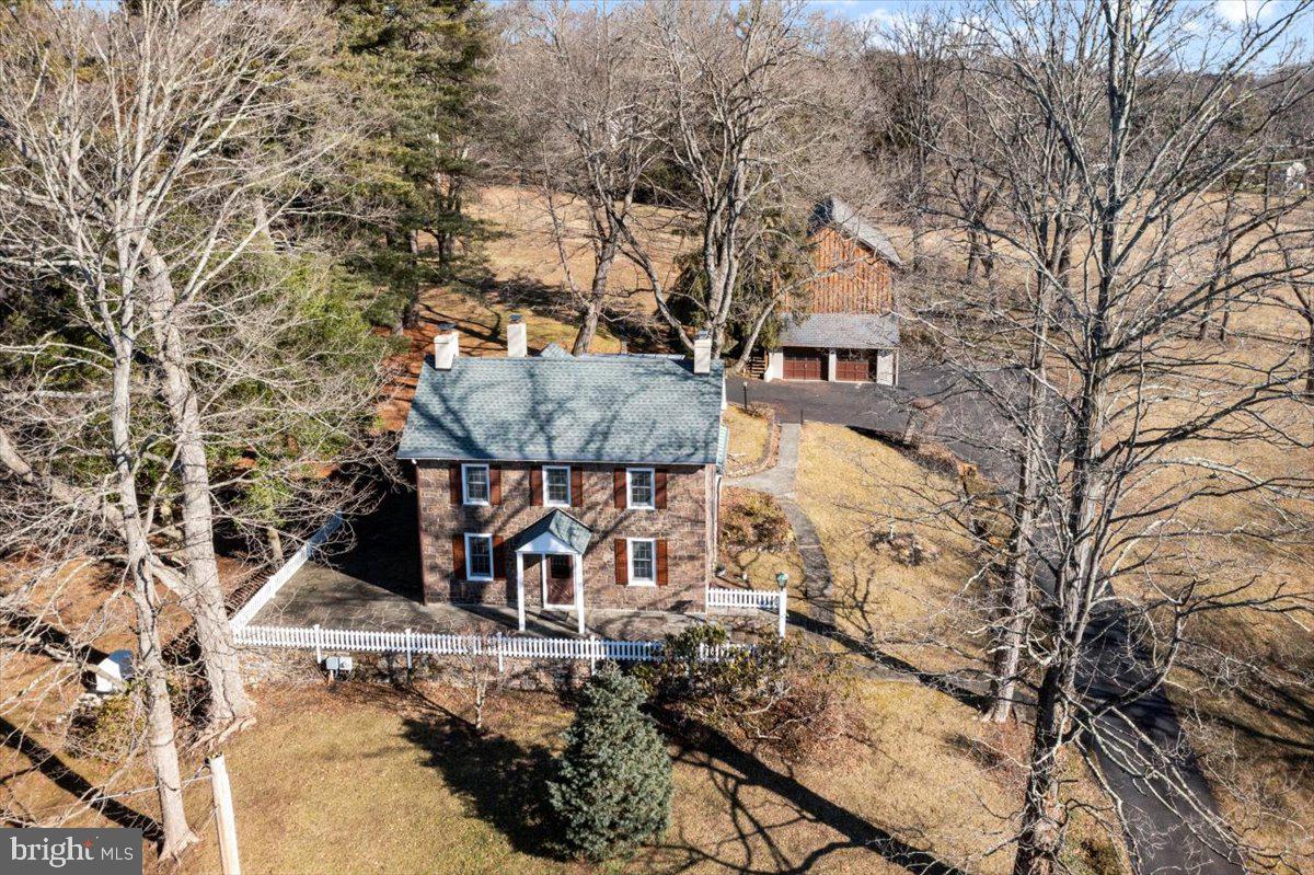 PEBBLE HILL - Residential