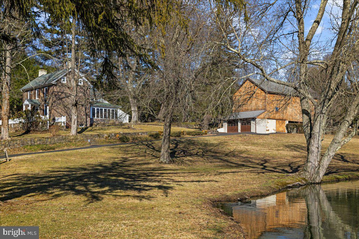 PEBBLE HILL - Residential