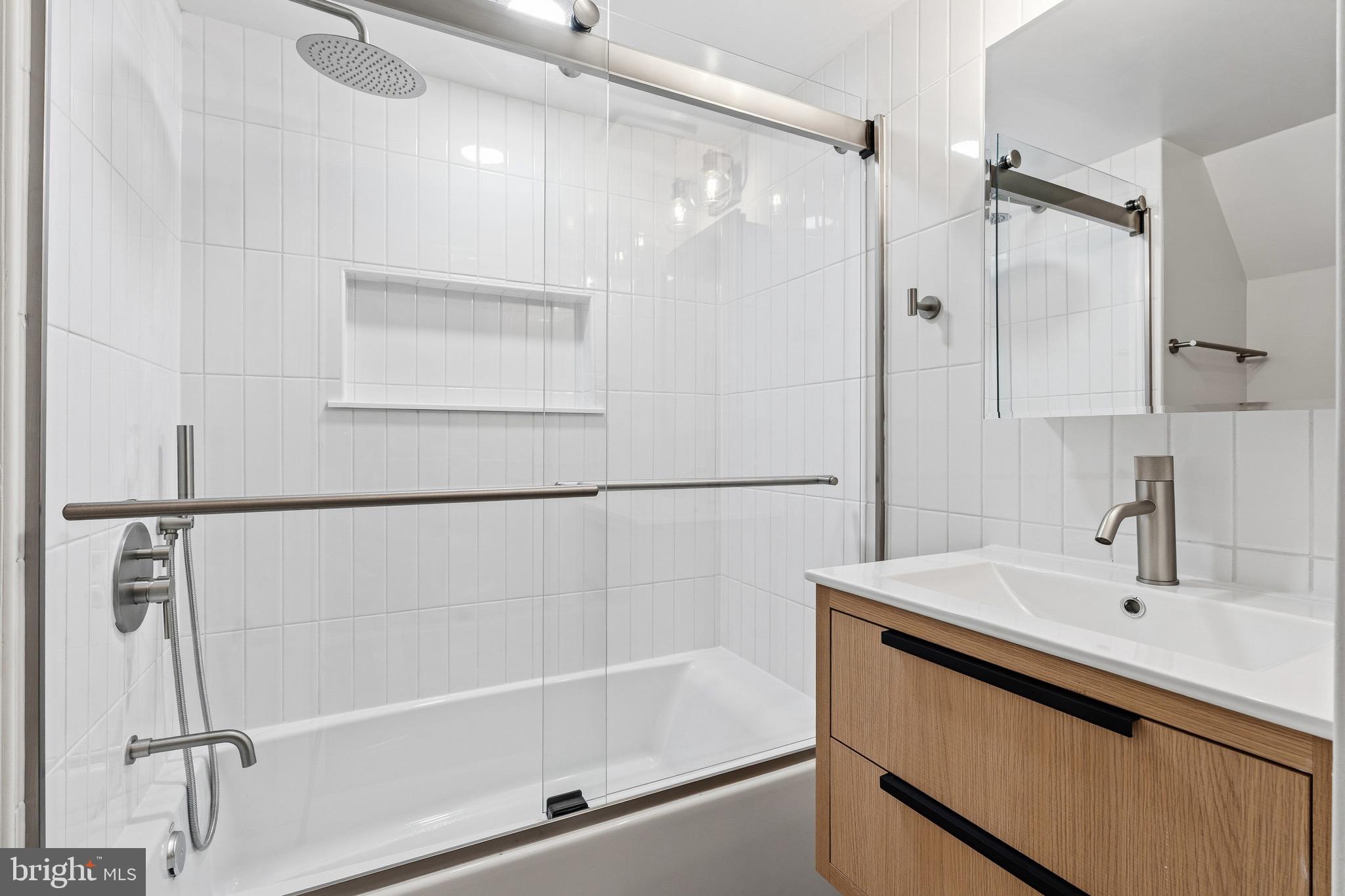 OAKVIEW - Residential Lease