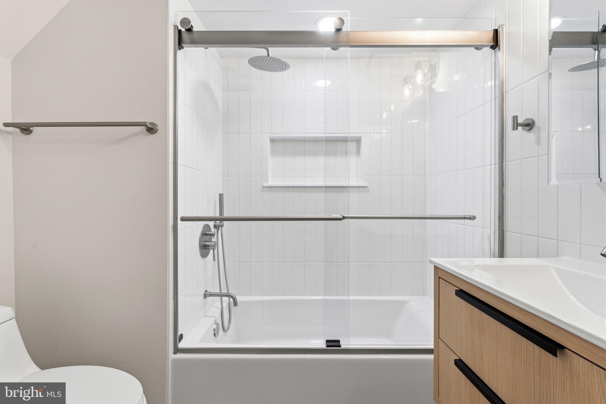 OAKVIEW - Residential Lease