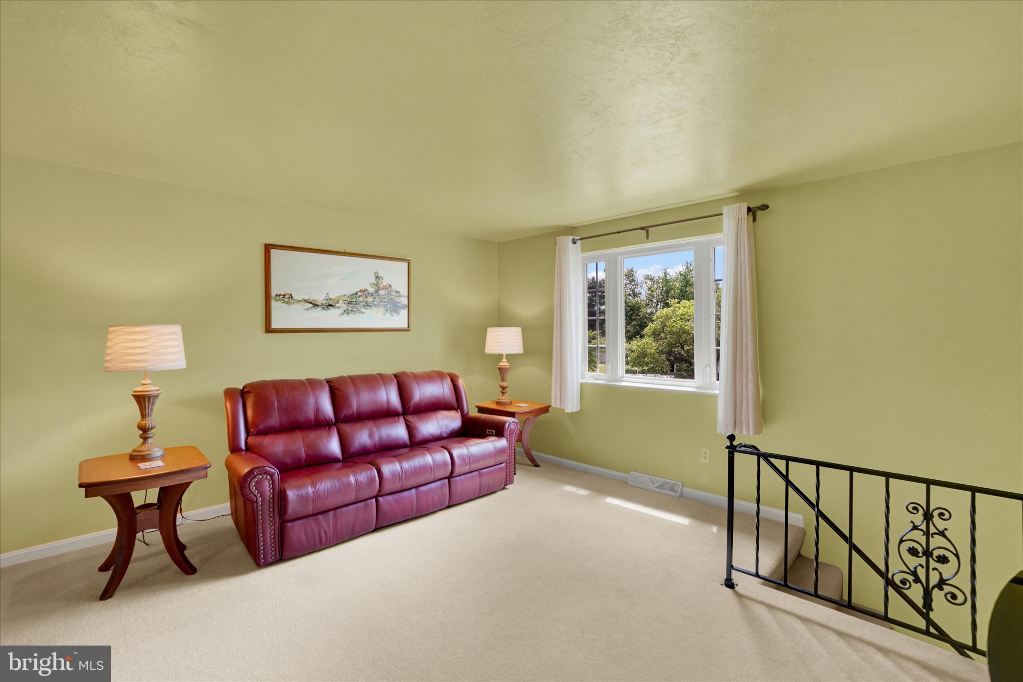 2437 HEATHER ROAD