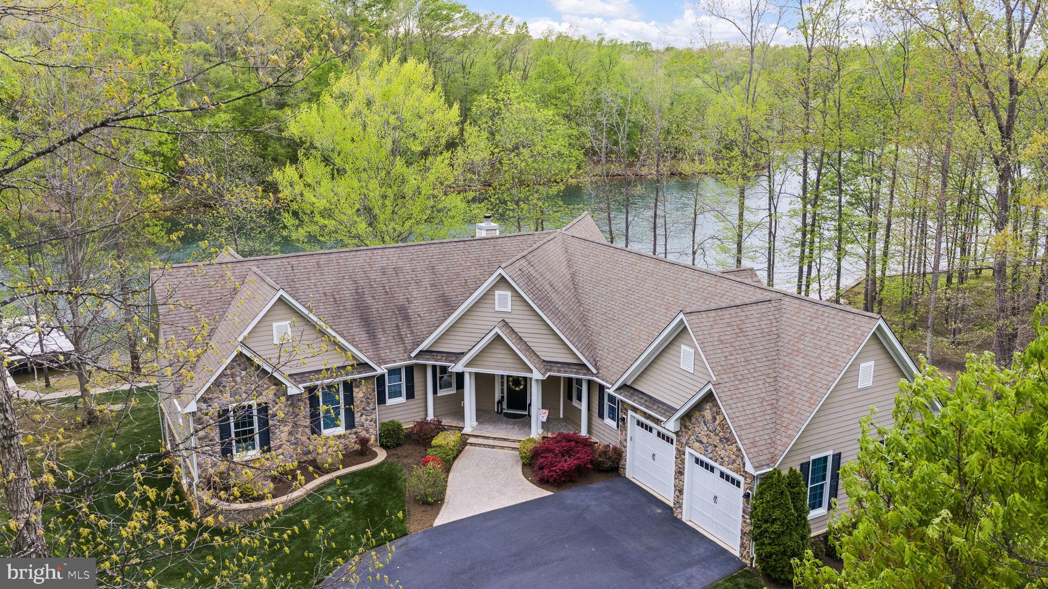 NOAH'S LANDING - Residential