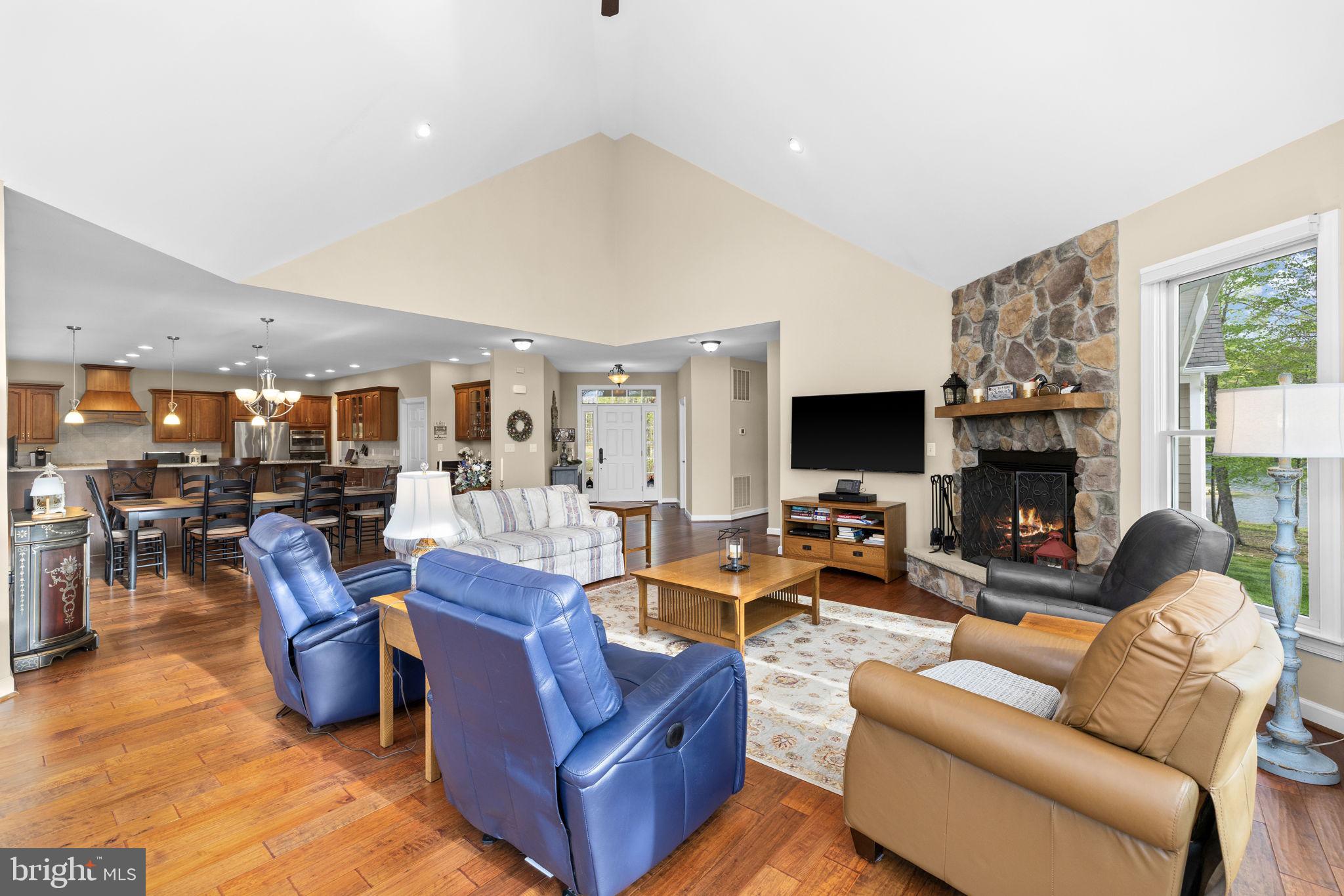 NOAH'S LANDING - Residential