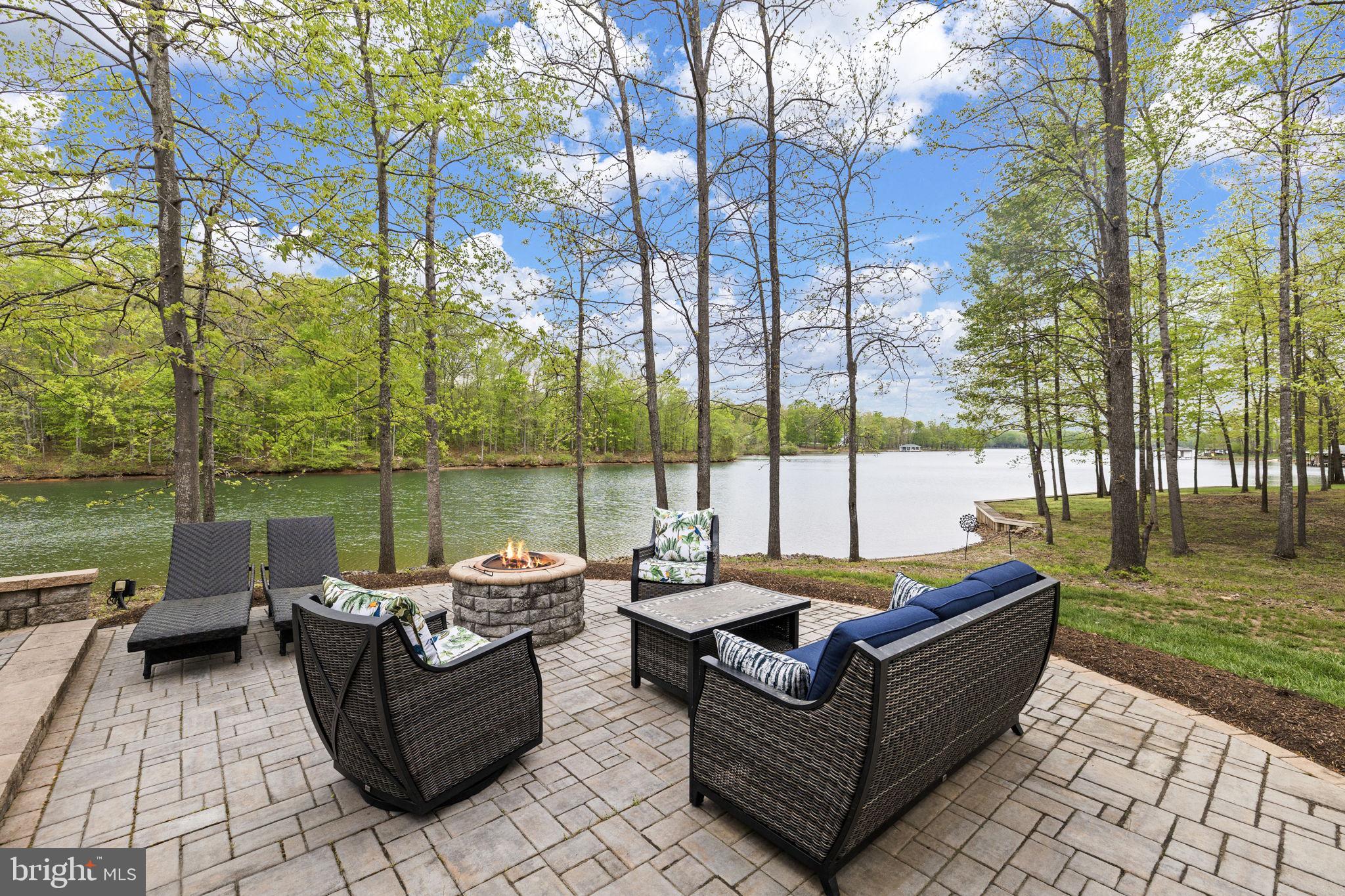 NOAH'S LANDING - Residential