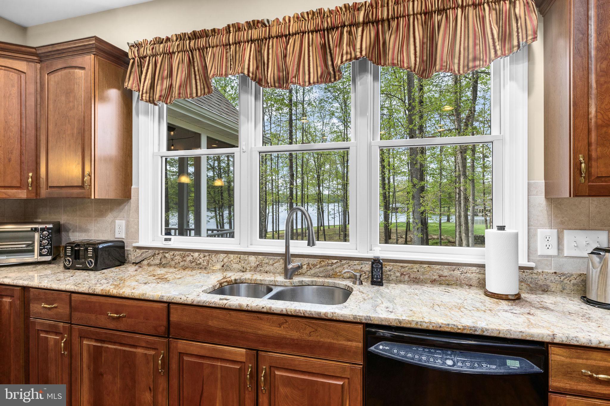 NOAH'S LANDING - Residential