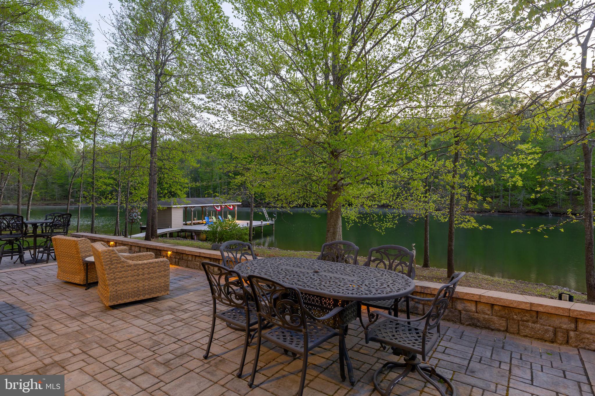 NOAH'S LANDING - Residential