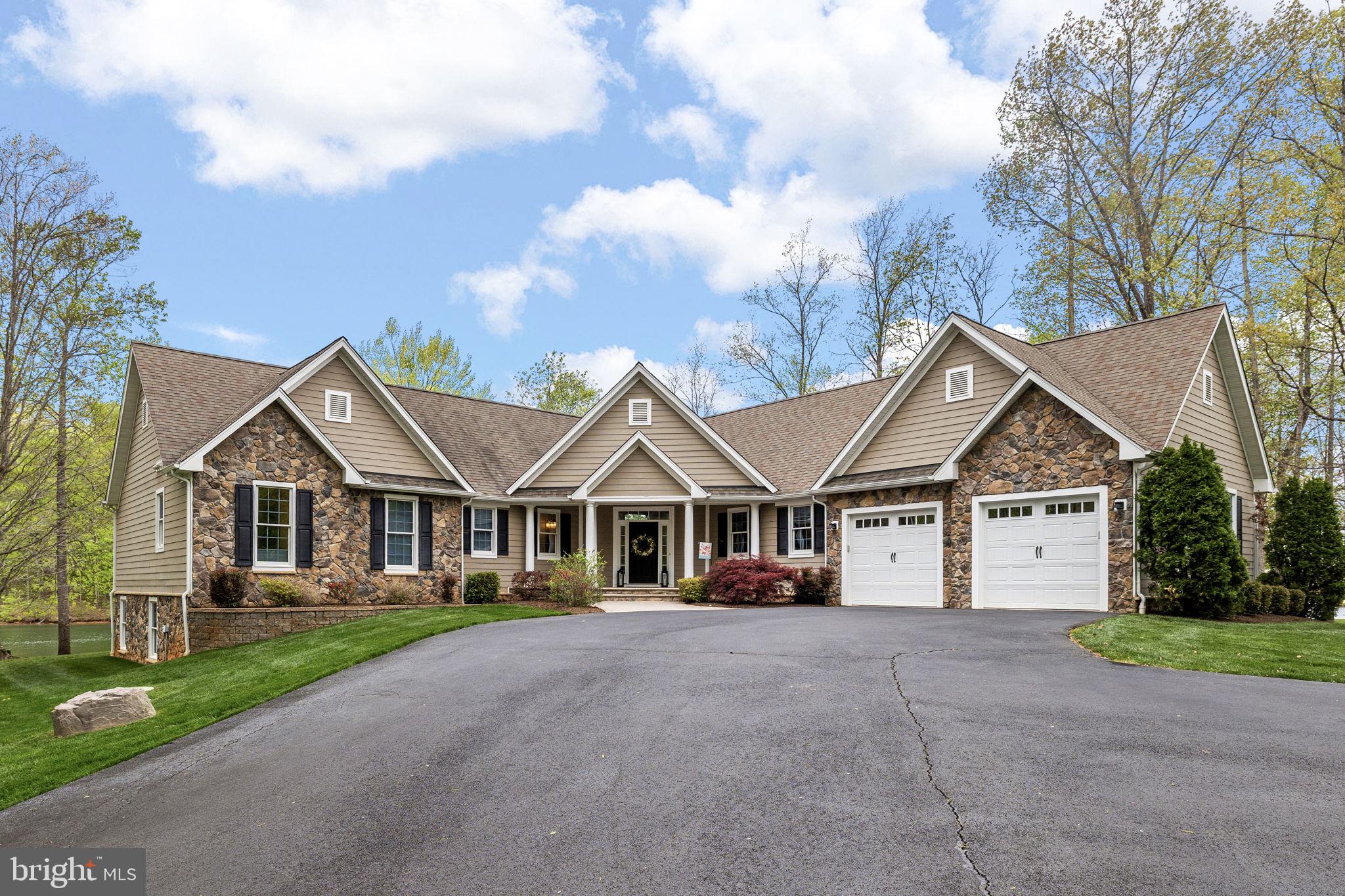 NOAH'S LANDING - Residential