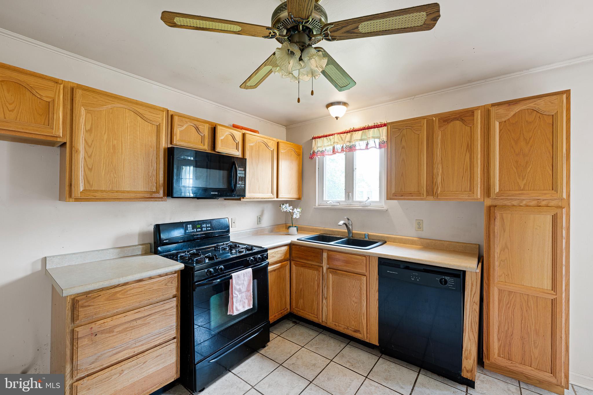 WHITEOAK FARMS - Residential