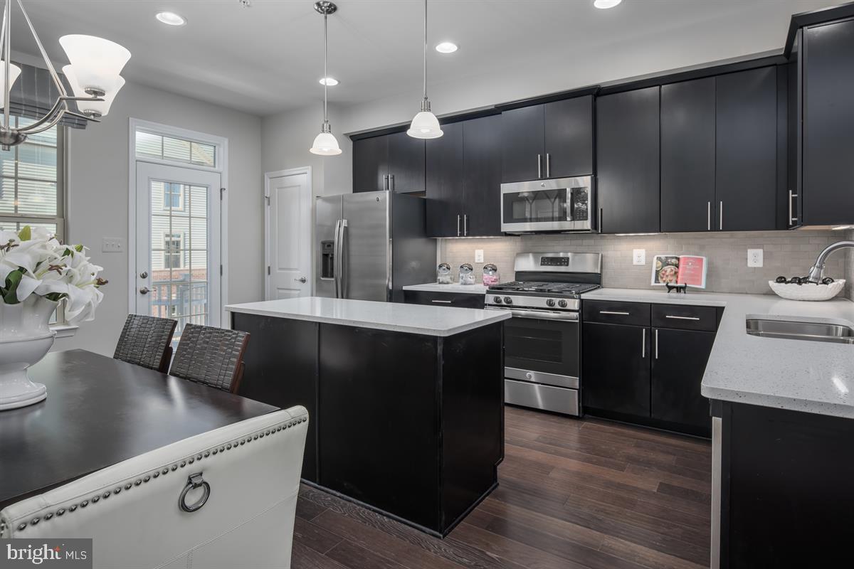 PARKSIDE - Residential