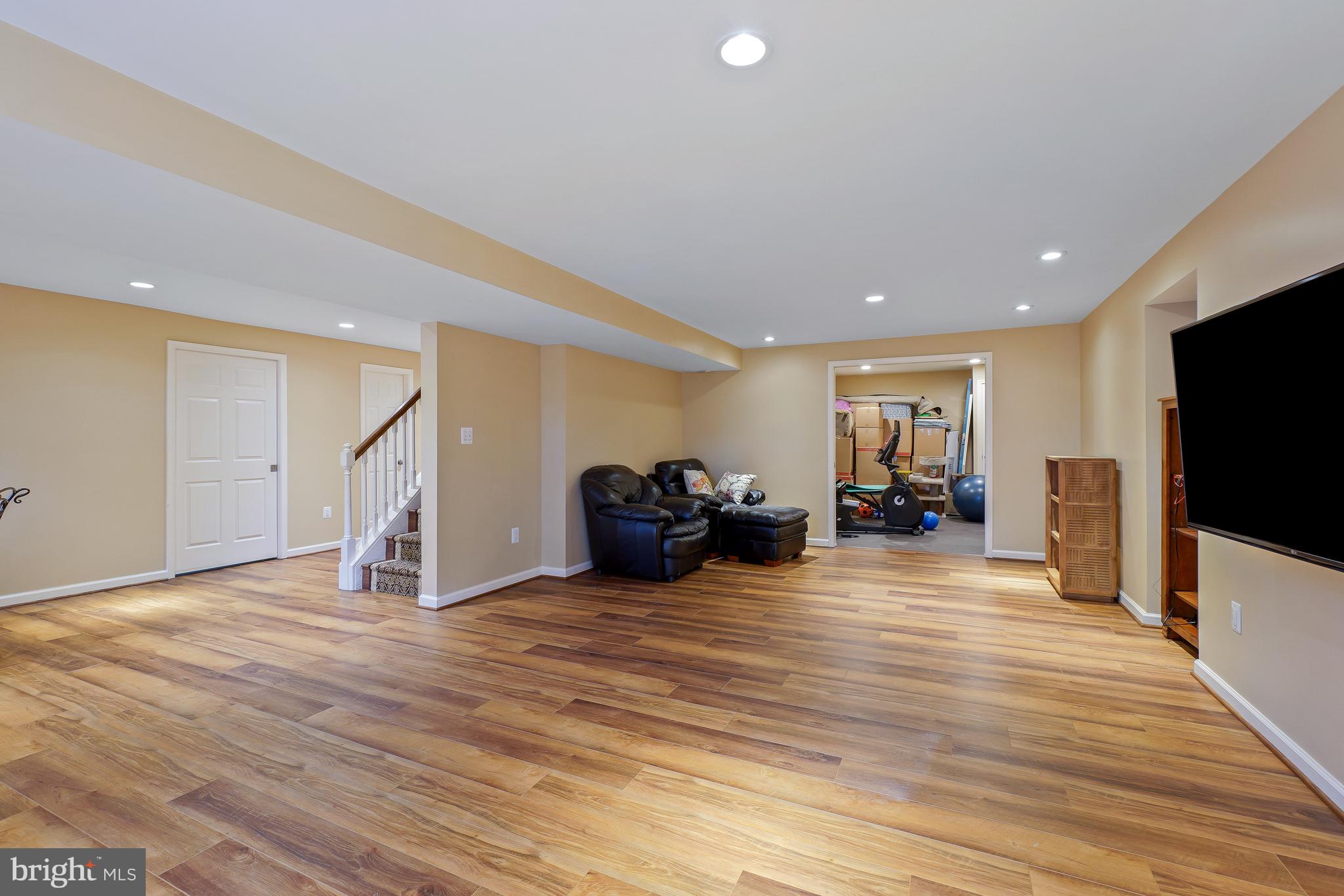 QUINCE ORCHARD ESTATES - Residential