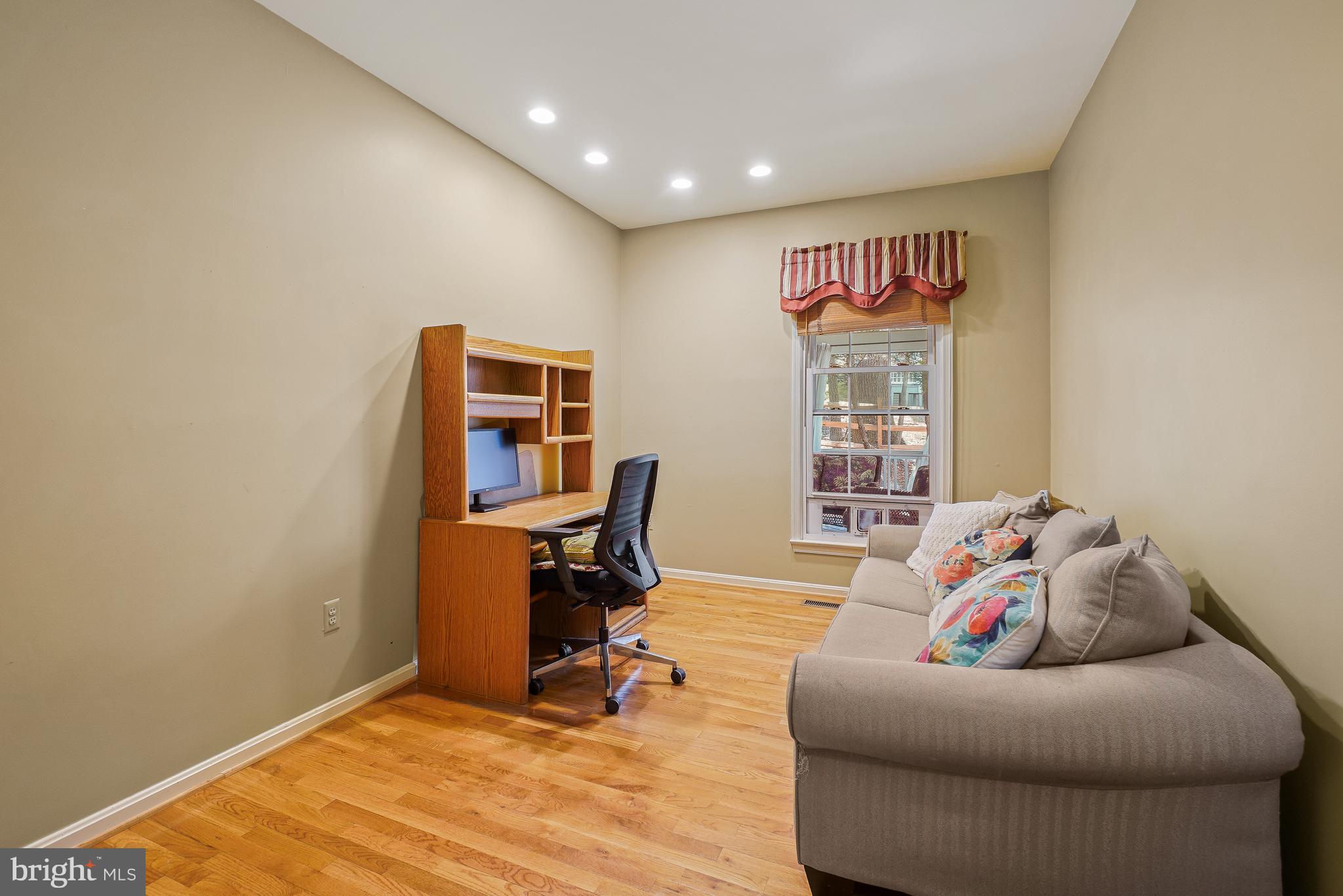 QUINCE ORCHARD ESTATES - Residential