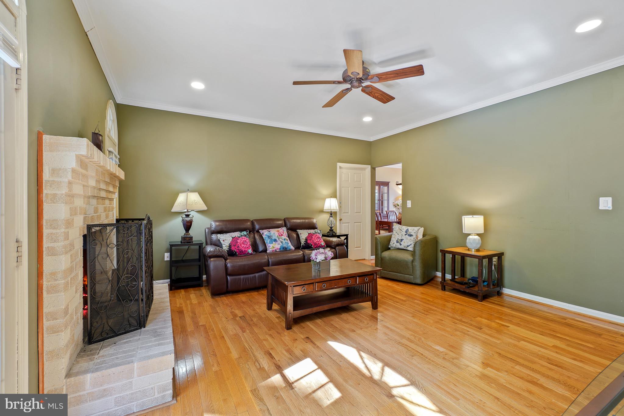 QUINCE ORCHARD ESTATES - Residential